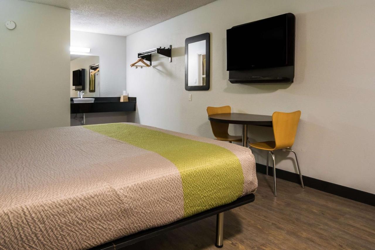 Motel 6 Irving - Loop 12 Eksteriør bilde