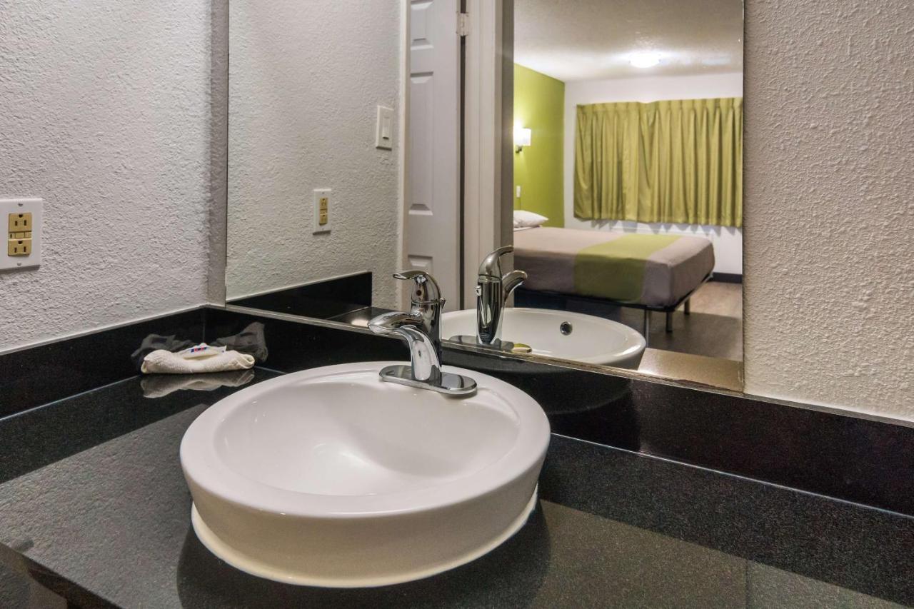 Motel 6 Irving - Loop 12 Eksteriør bilde