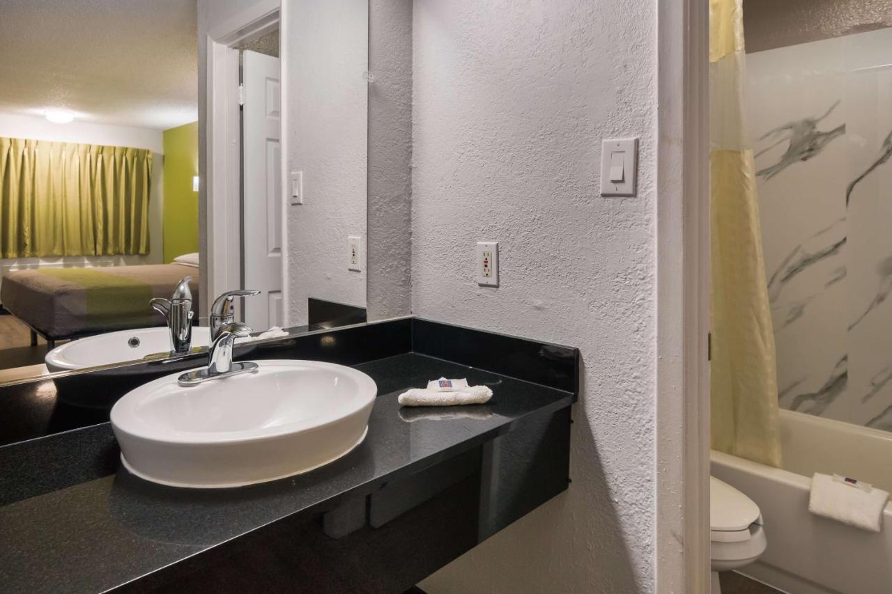 Motel 6 Irving - Loop 12 Eksteriør bilde