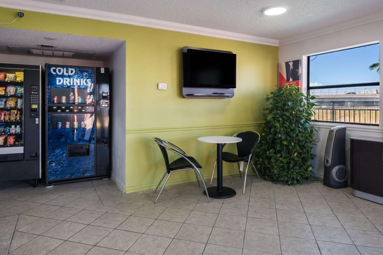 Motel 6 Irving - Loop 12 Eksteriør bilde